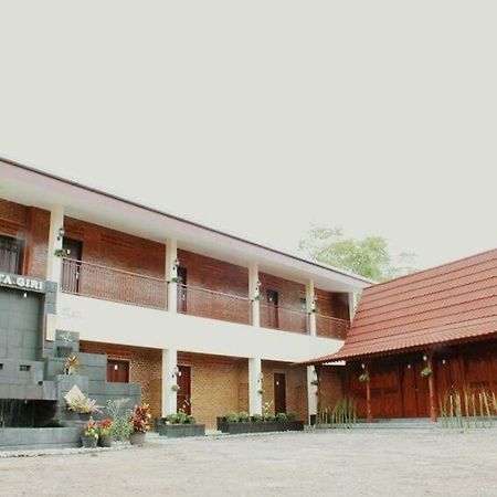 Amerta Giri Guest House โวโนโซโบ ภายนอก รูปภาพ