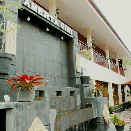 Amerta Giri Guest House โวโนโซโบ ภายนอก รูปภาพ